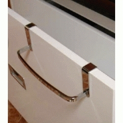 Toallero de barra colgante DE 370mm ref. 2563 Cromo MANILLONS, de puerta 8256302000008 TOALLERO MUEBLE